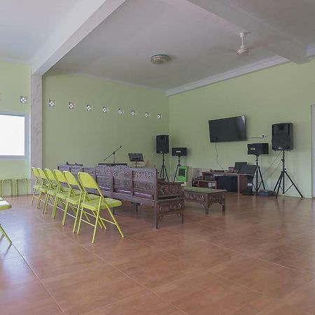 Reddoorz Syariah Near Museum Wisma Karya Subang Dış mekan fotoğraf
