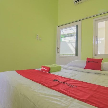 Reddoorz Syariah Near Museum Wisma Karya Subang Dış mekan fotoğraf