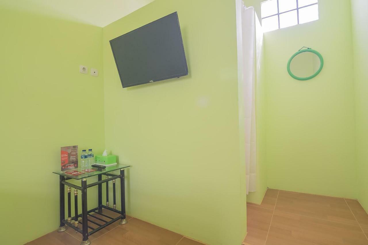 Reddoorz Syariah Near Museum Wisma Karya Subang Dış mekan fotoğraf